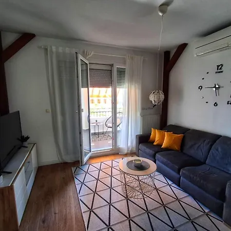 Apartment Be Like